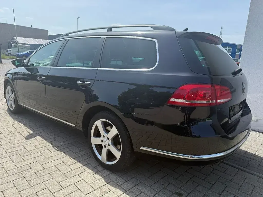 Gebraucht VW Passat Comfortline 140 PS (102 kW) 2011 Schwarz Limousine