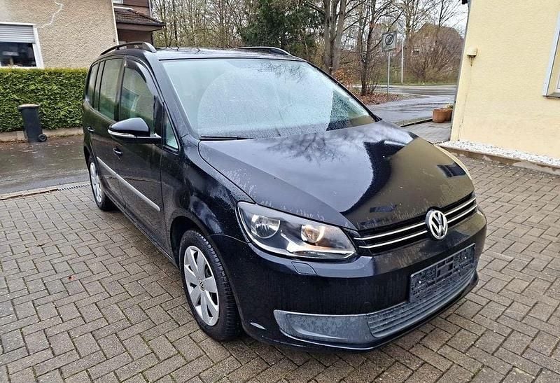 Gebraucht VW Touran Trendline 105 PS (77 kW) 2011 Schwarz Van / Kleinbus