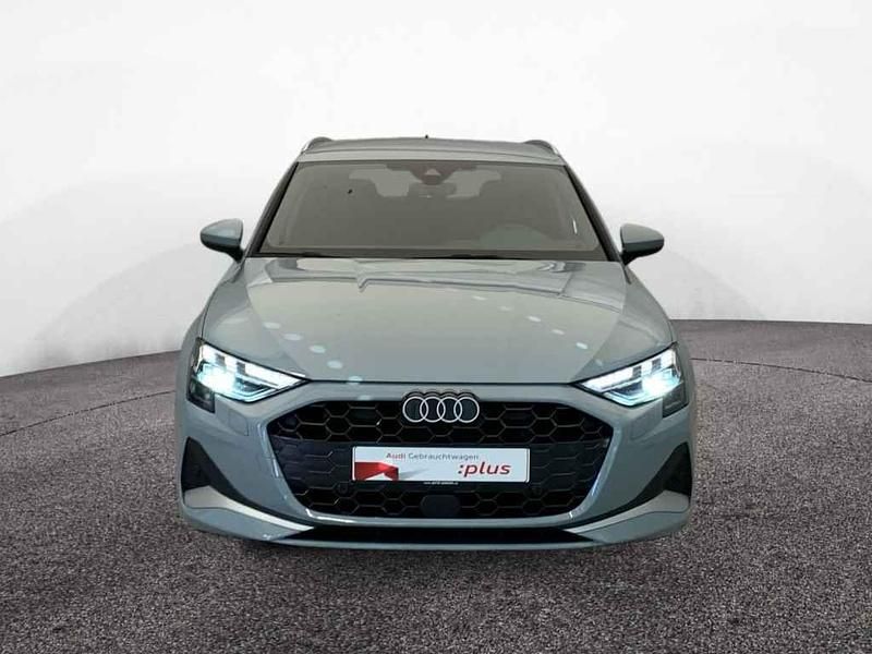 Gebraucht Audi A3 Advanced Plus 150 PS (110 kW) 2024 Pfeilgrau perleffekt Limousine