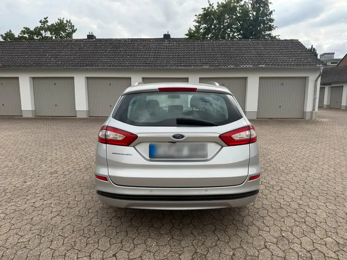 Gebraucht Ford Mondeo 150 PS (110 kW) 2016 Silber Kombi