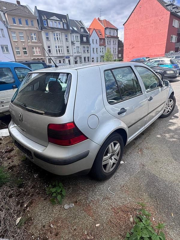 Gebraucht VW Golf IV 77 PS (56 kW) 2000 Grau Kleinwagen