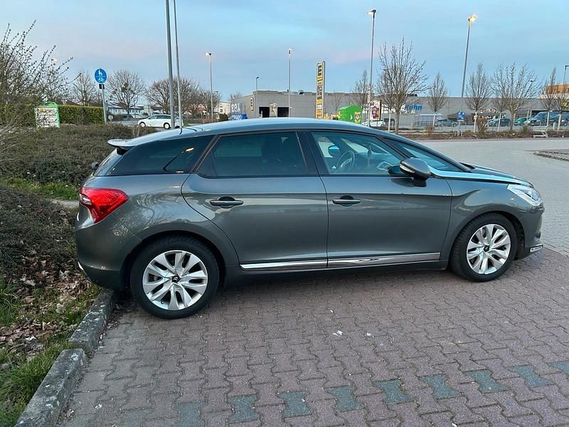 Gebraucht Citroën DS5 136 PS (100 kW) 2012 Grau Kleinwagen