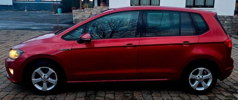 Gebraucht VW Golf VII LOUNGE 110 PS (80 kW) 2015 Rot Limousine