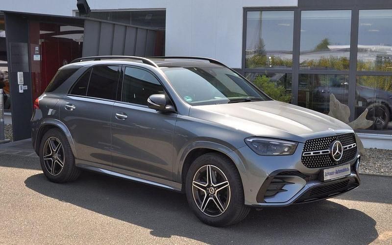 Grau Gebraucht 2024 Mercedes GLE350e AMG Line Premium SUV | 76.900 € - Bild 1/4