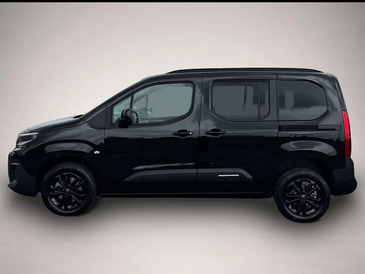 Neu Citroën Berlingo 131 PS (96 kW) 2026 Manufacturer Van / Kleinbus