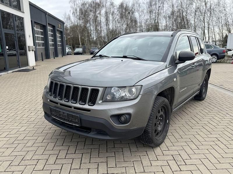 Gebraucht Jeep Compass Limited 163 PS (119 kW) 2012 Mineral gray met. clear coat SUV