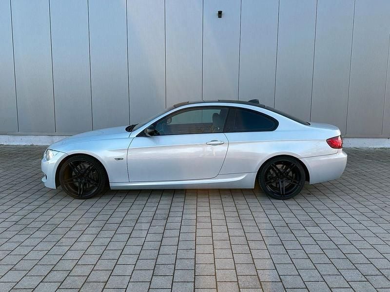 Gebraucht BMW 335 Performance 326 PS (239 kW) 2010 Mondstein metallic Coupé