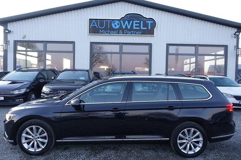 Schwarz Gebraucht 2017 VW Passat Highline Kombi | 12.990 € (Guter Preis) - Bild 1/4