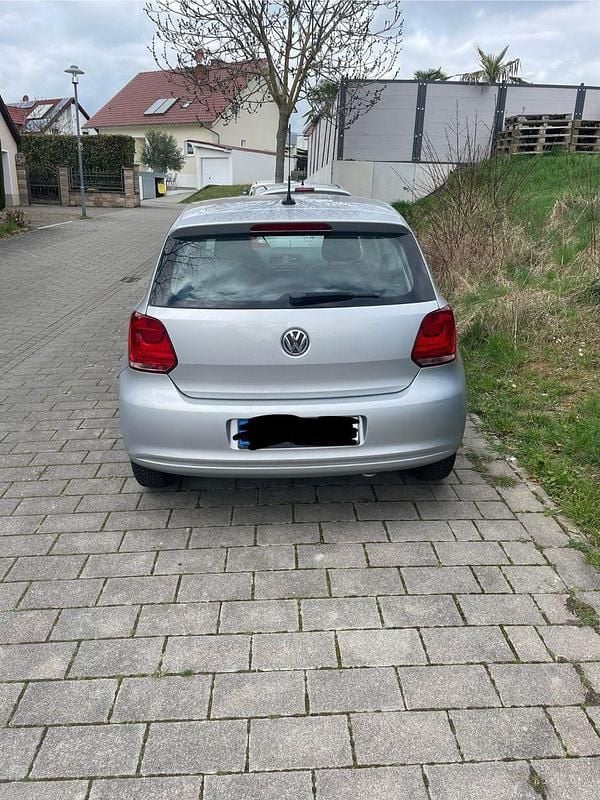 Second-hand VW Polo Trendline 60 CP (44 kW) 2014 Argintiu Hatchback