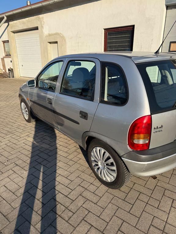 Gebraucht Opel Corsa 54 PS (39 kW) 1999 Silber Limousine