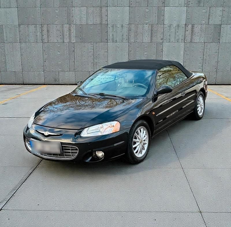Schwarz Gebraucht 2001 Chrysler Sebring Cabriolet Cabrio | 3.899 € (Fairer Preis) - Bild 1/4