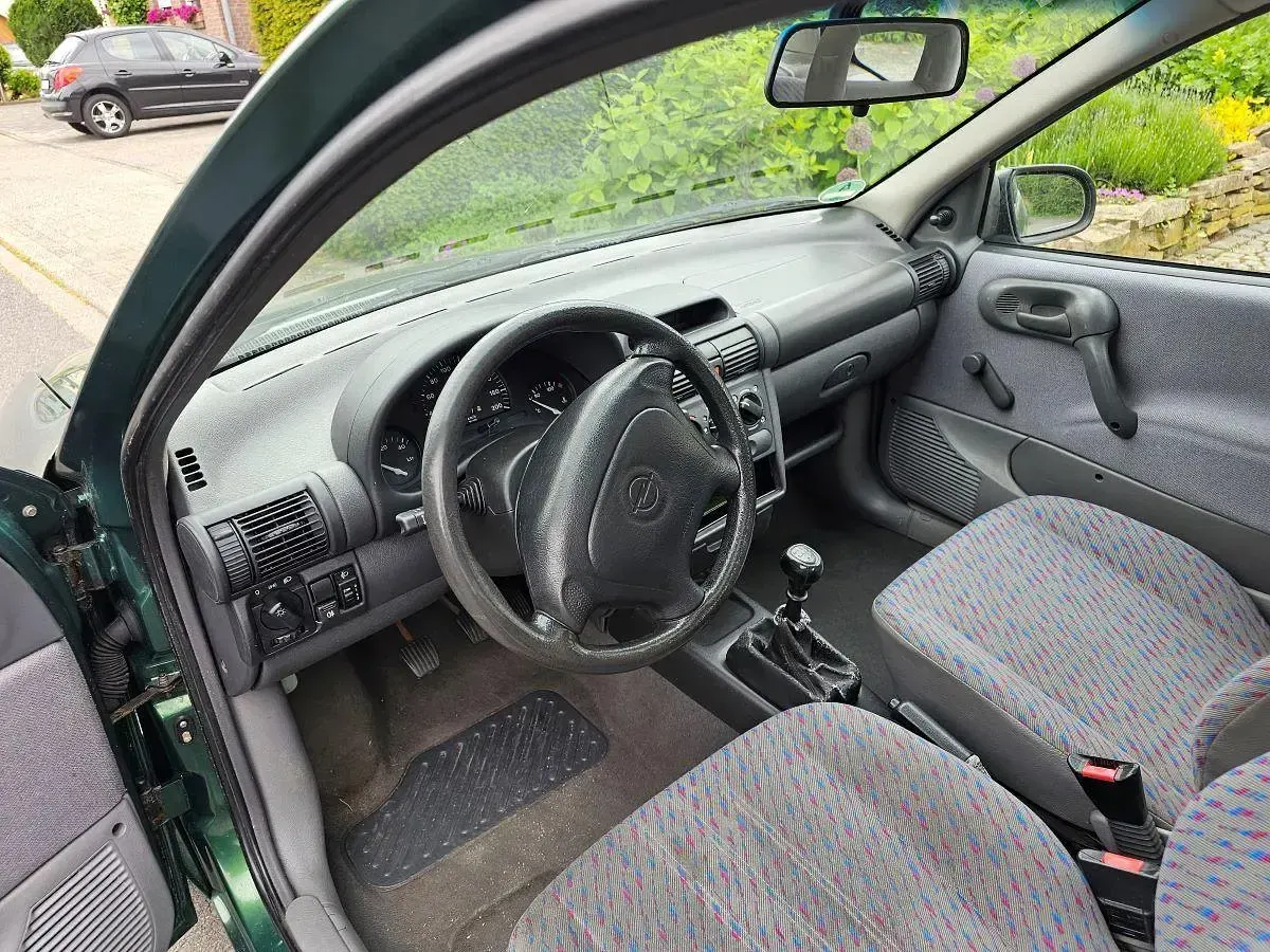 Gebraucht Opel Corsa 45 PS (33 kW) 1996 Grün Kleinwagen