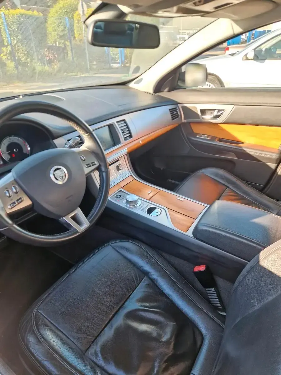 Usata Jaguar XF 211 CV (155 kW) 2011 Nero Berlina
