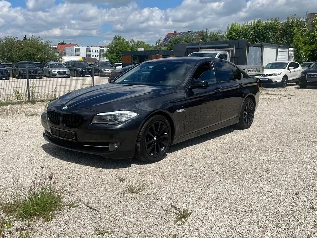 Gebraucht BMW 530 245 PS (180 kW) 2011 Grau Limousine