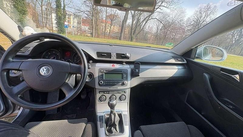 Gebraucht VW Passat Comfortline 140 PS (102 kW) 2005 Grau Kombi