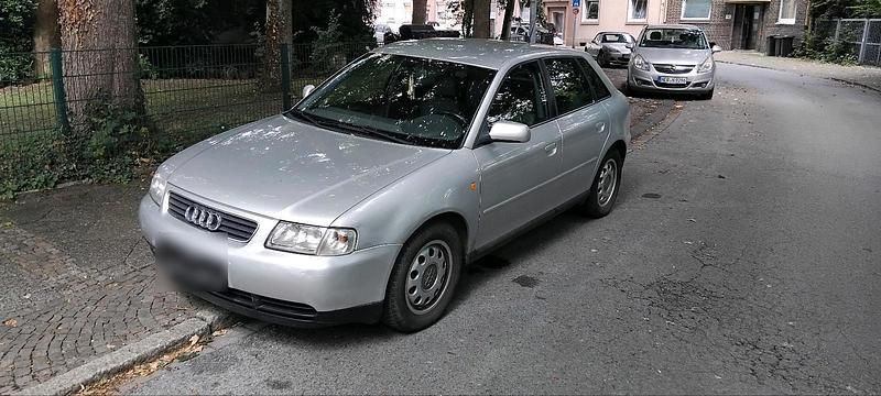 Silber Gebraucht 2000 Audi A3 Kleinwagen | 1.450 € (Guter Preis) - Bild 1/4
