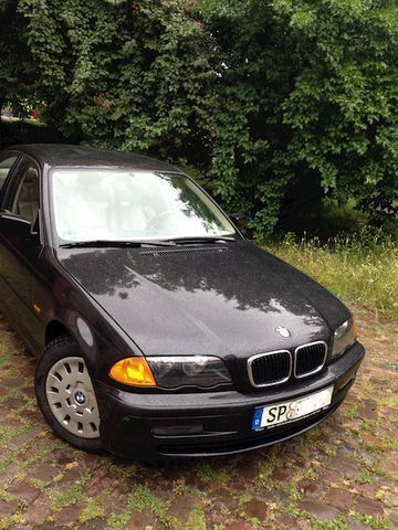 Gebraucht BMW 320 136 PS (100 kW) 2000 Schwarz metallic Limousine