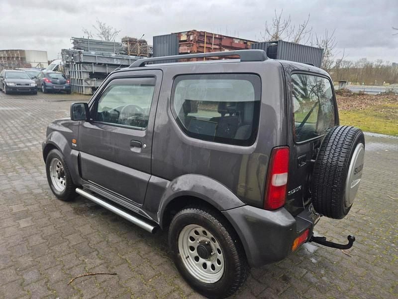 Gebraucht Suzuki Jimny 105 PS (77 kW) 2009 Grau SUV