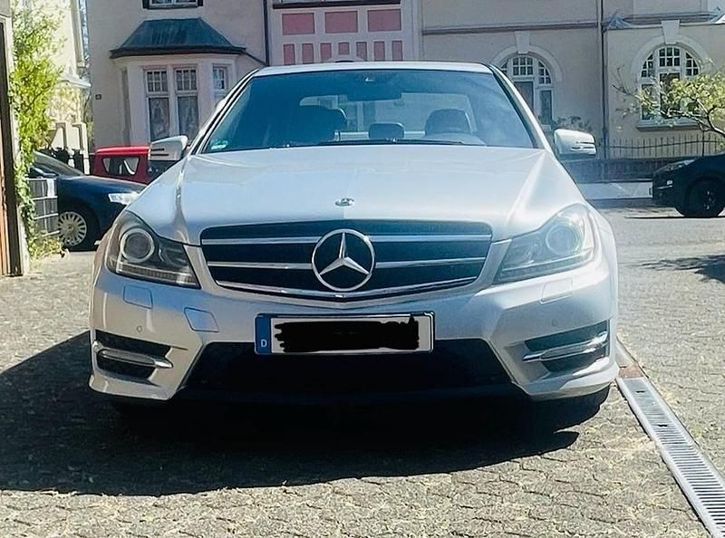 Silber Gebraucht 2011 Mercedes C350 Avantgarde Limousine | 12.000 € (Fairer Preis) - Bild 1/4