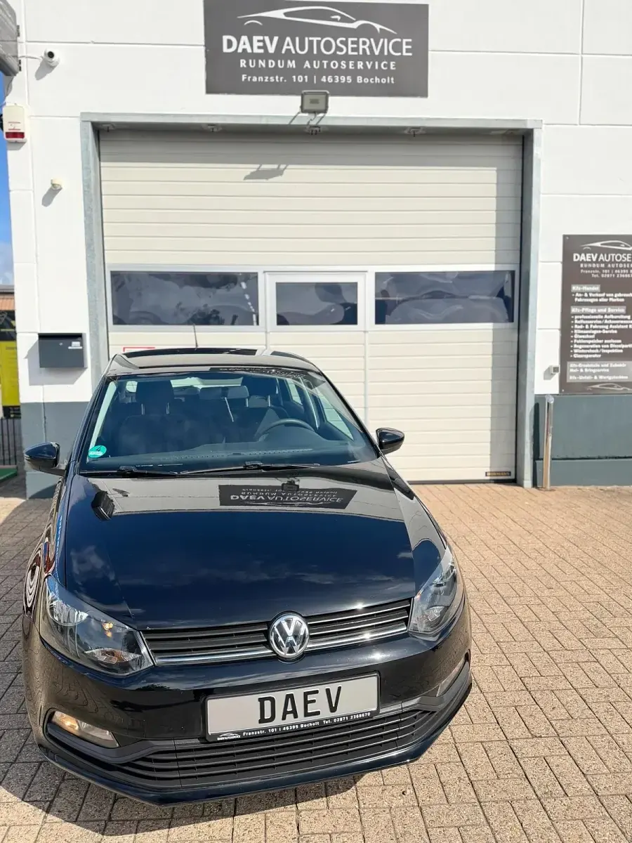 Gebraucht VW Polo Trendline 60 PS (44 kW) 2016 Schwarz Kleinwagen