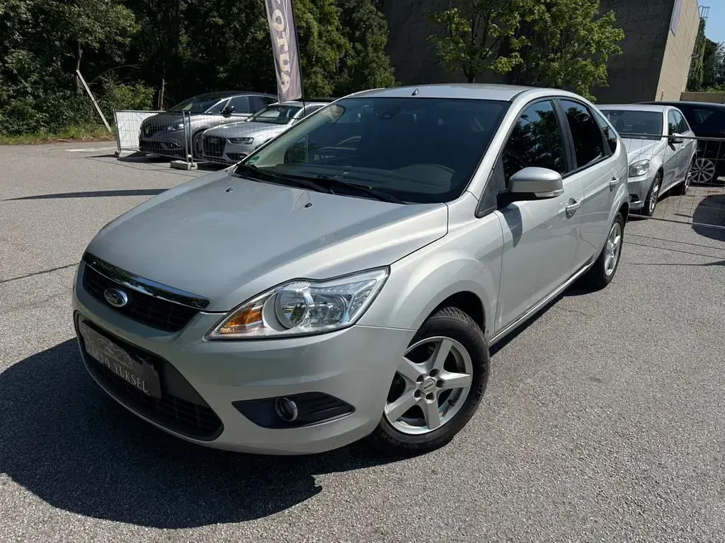 Gebraucht Ford Focus Style 101 PS (74 kW) 2008 Grau Limousine