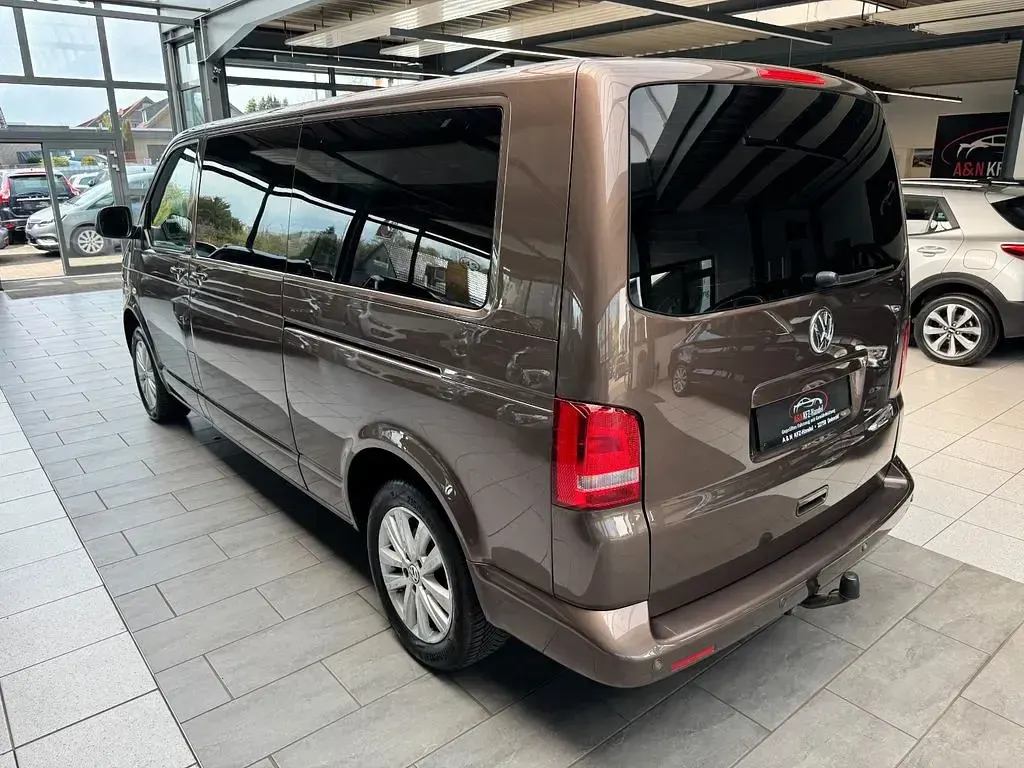 Używany VW T5 Match 179 KM (131 kW) 2012 Brązowy Van