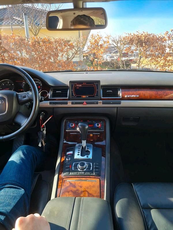 Silber Gebraucht 2007 Audi A8 Limousine | 6.500 € - Bild 1/4