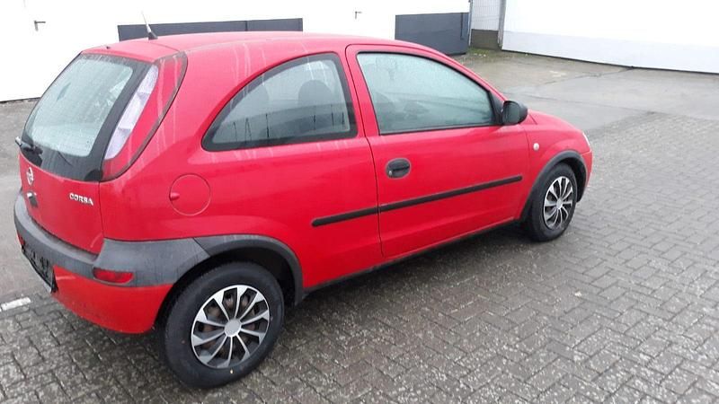 Brugt Opel Corsa 58 HK (42 kW) 2001 Rød Sedan