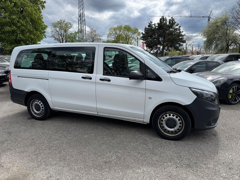 Weiß Gebraucht 2019 Mercedes Vito Van / Kleinbus | 23.900 € - Bild 1/4