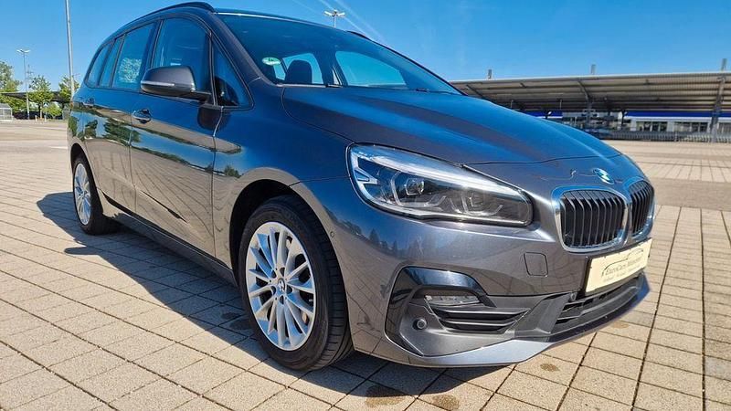Grau Gebraucht 2019 BMW 218 Gran Tourer Advantage Van / Kleinbus | 14.490 € (Fairer Preis) - Bild 1/4
