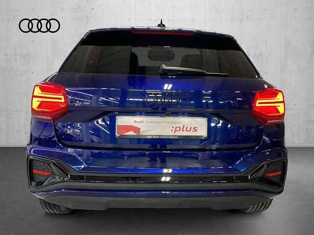 Gebraucht Audi Q2 S-Line 150 PS (110 kW) 2024 Blau (navarrablau metallic) SUV