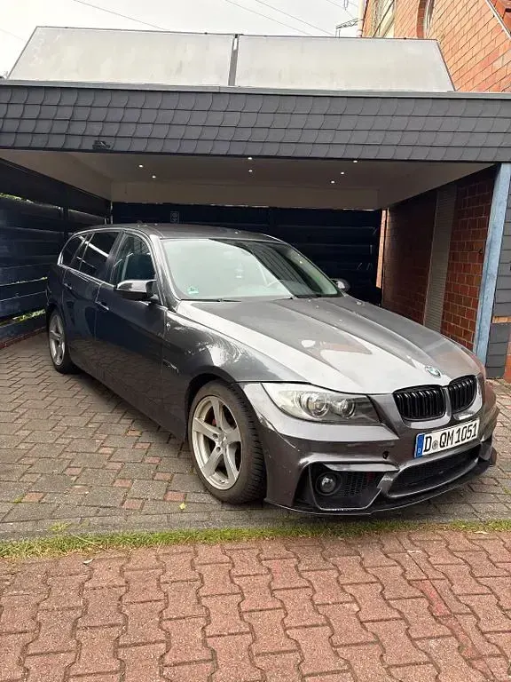 Gebraucht BMW 330 231 PS (169 kW) 2007 Grau Kombi