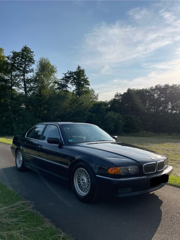 Schwarz Gebraucht 1999 BMW 728 Limousine | 5.900 € (Guter Preis) - Bild 1/4