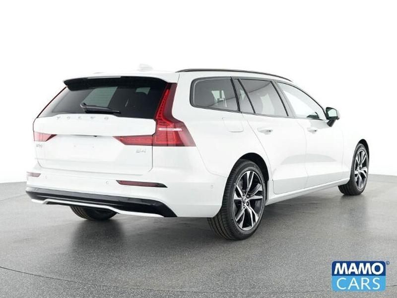 Gebraucht Volvo V60 Plus 197 PS (144 kW) 2025 Weiß Kombi