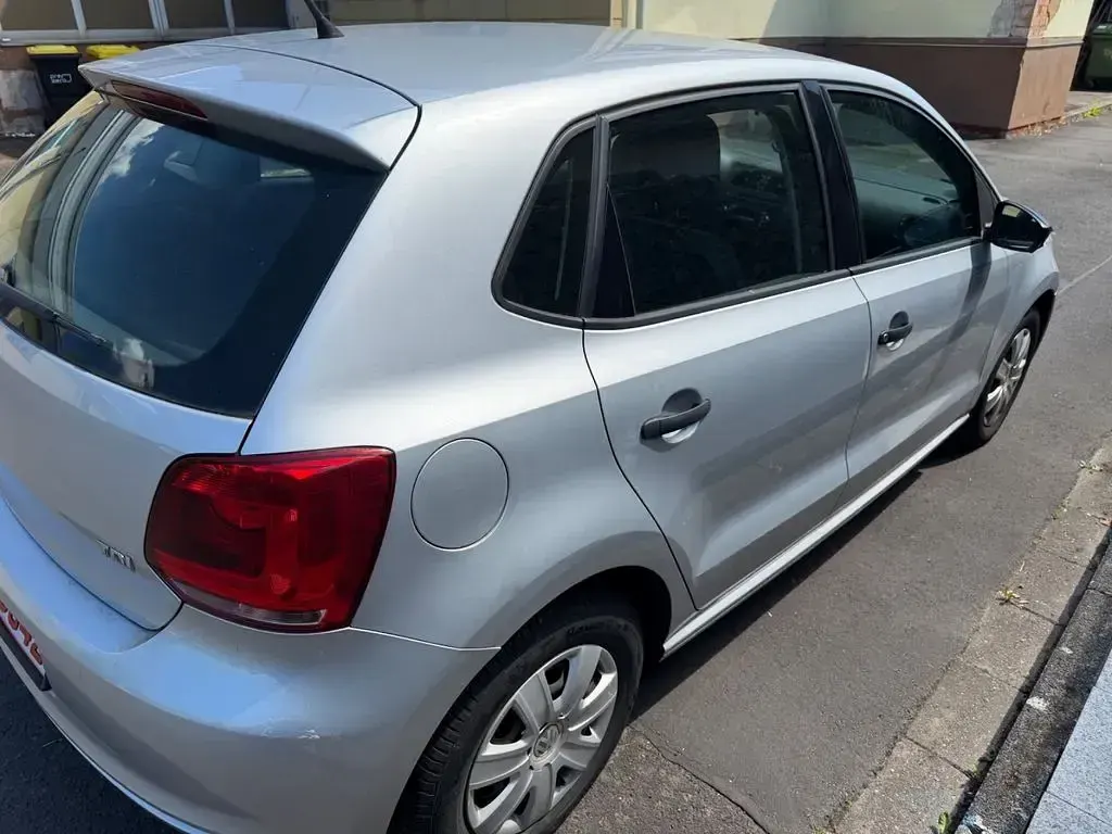 Gebraucht VW Polo Trendline 75 PS (55 kW) 2013 Silber Kleinwagen