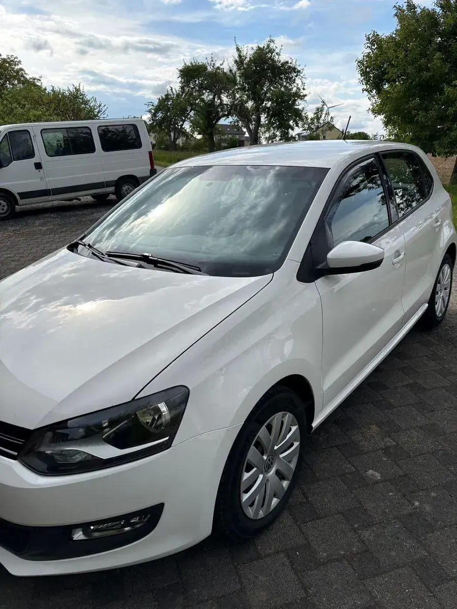 Gebraucht VW Polo 90 PS (66 kW) 2014 Weiß Kleinwagen