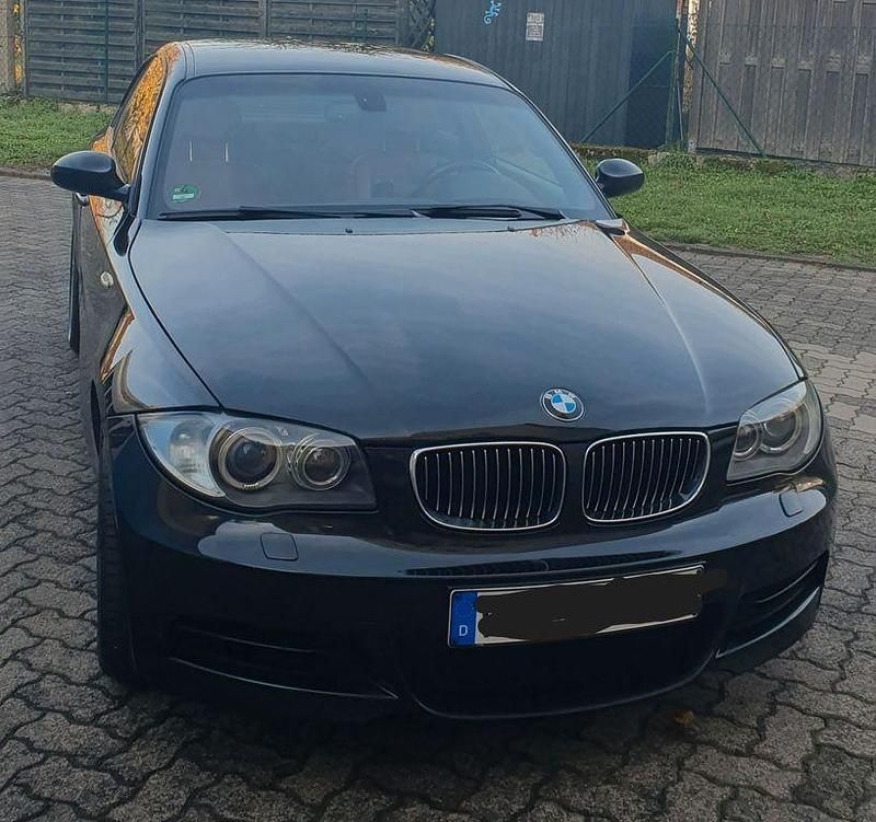 Gebraucht BMW 135 Performance 306 PS (225 kW) 2008 Schwarz Kleinwagen
