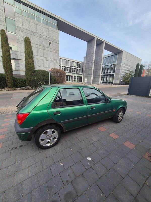 Gebraucht Ford Fiesta 60 PS (44 kW) 2002 Grün Kleinwagen
