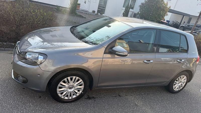 Gebraucht VW Golf VI Team 105 PS (77 kW) 2010 Grau Kleinwagen