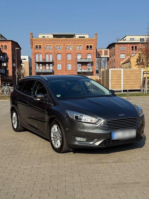Gebraucht Ford Focus Titanium 120 PS (88 kW) 2014 Grau Kombi