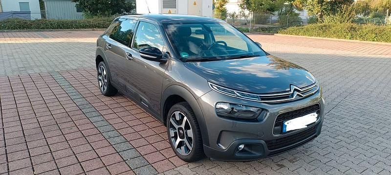 Grau Gebraucht 2019 Citroën C4 Cactus PureTech Kleinwagen | 11.990 € (Fairer Preis) - Bild 1/4