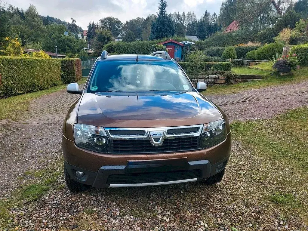 Occasion Dacia Duster Lauréate 105 ch (77 kW) 2011 Marron SUV