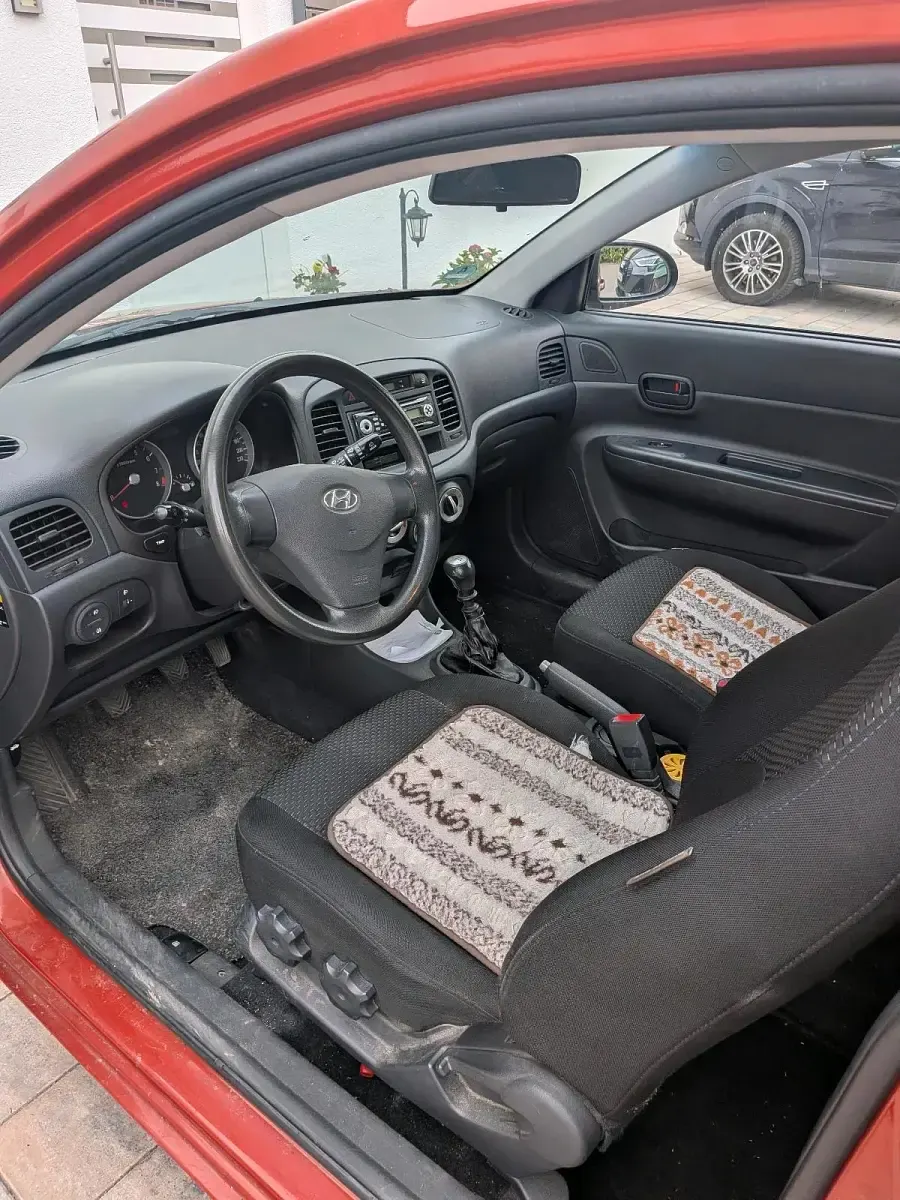 Gebraucht Hyundai Accent 97 PS (71 kW) 2007 Rot Kleinwagen