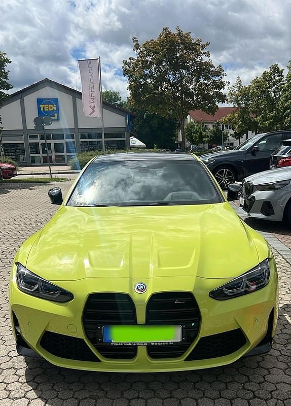 Gelb Gebraucht 2021 BMW M4 Coupé | 69.000 € (Guter Preis) - Bild 1/4