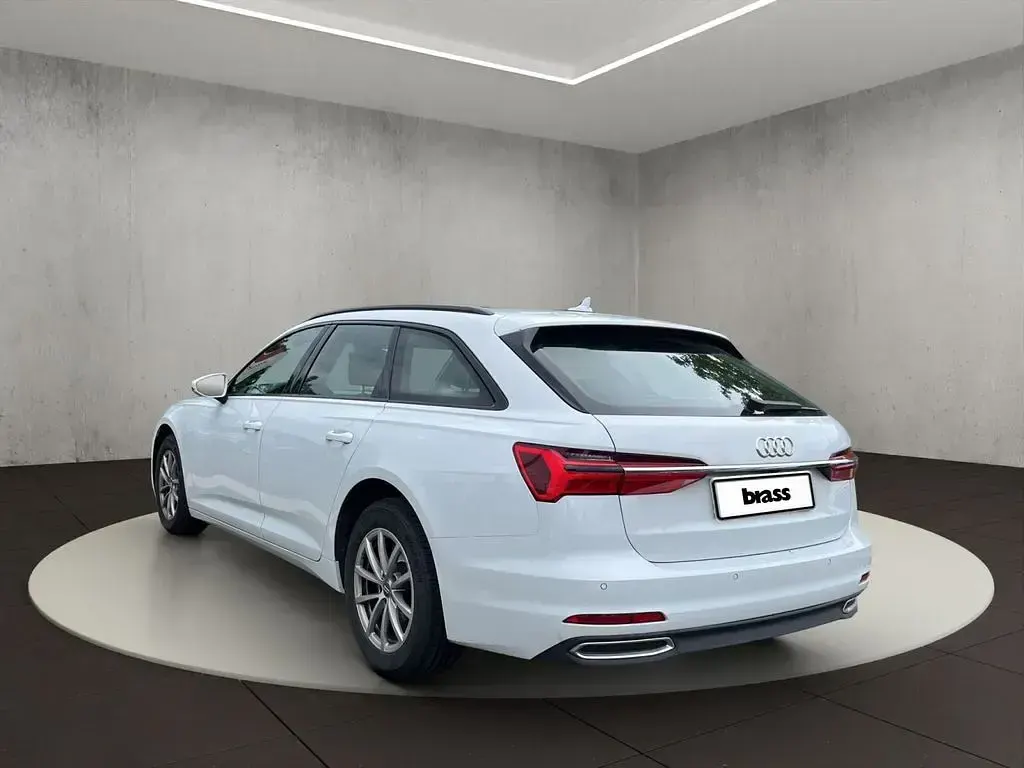 Gebraucht Audi A6 Ambiente 204 PS (150 kW) 2020 2y gletscherweiß metallic Kombi