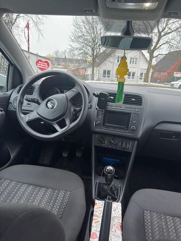 Gebraucht VW Polo 75 PS (55 kW) 2014 Weiß Kleinwagen