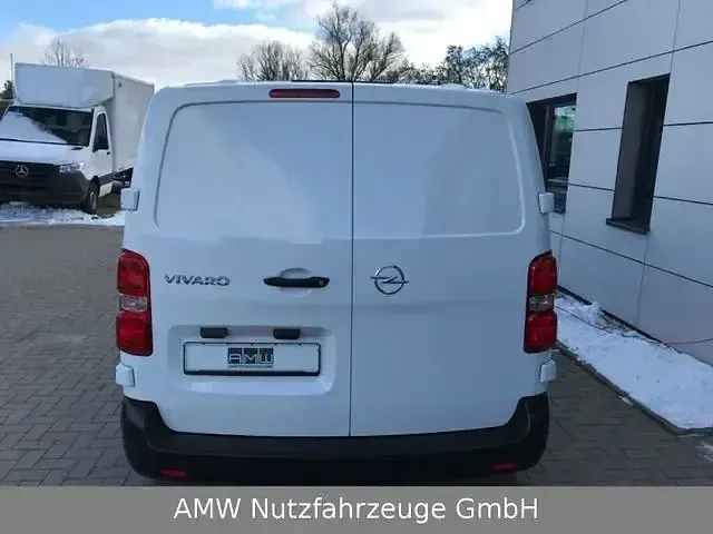 Second-hand Opel Vivaro Edition 2021 Alb Monovolum