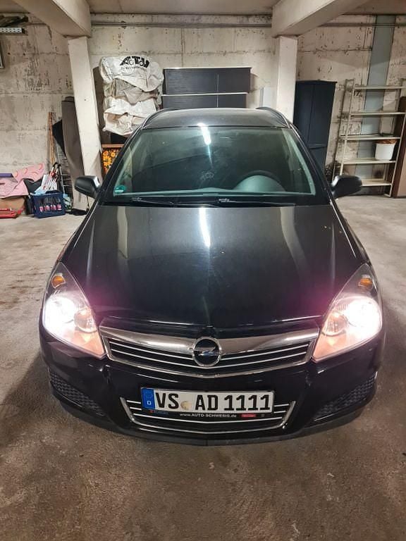 Schwarz Gebraucht 2009 Opel Astra Selection Limousine | 1.600 € (Superpreis) - Bild 1/4