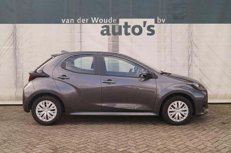 Gebraucht Toyota Yaris Active 125 PS (91 kW) 2023 Grau Kleinwagen