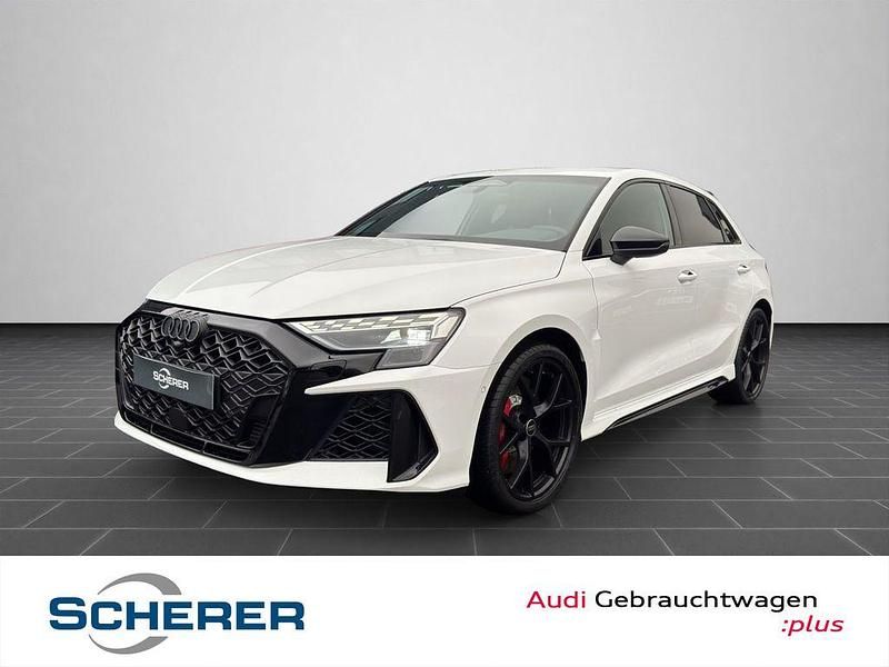 Arkonaweiß Gebraucht 2025 Audi RS3 Sport Limousine | 65.300 € (Fairer Preis) - Bild 1/4